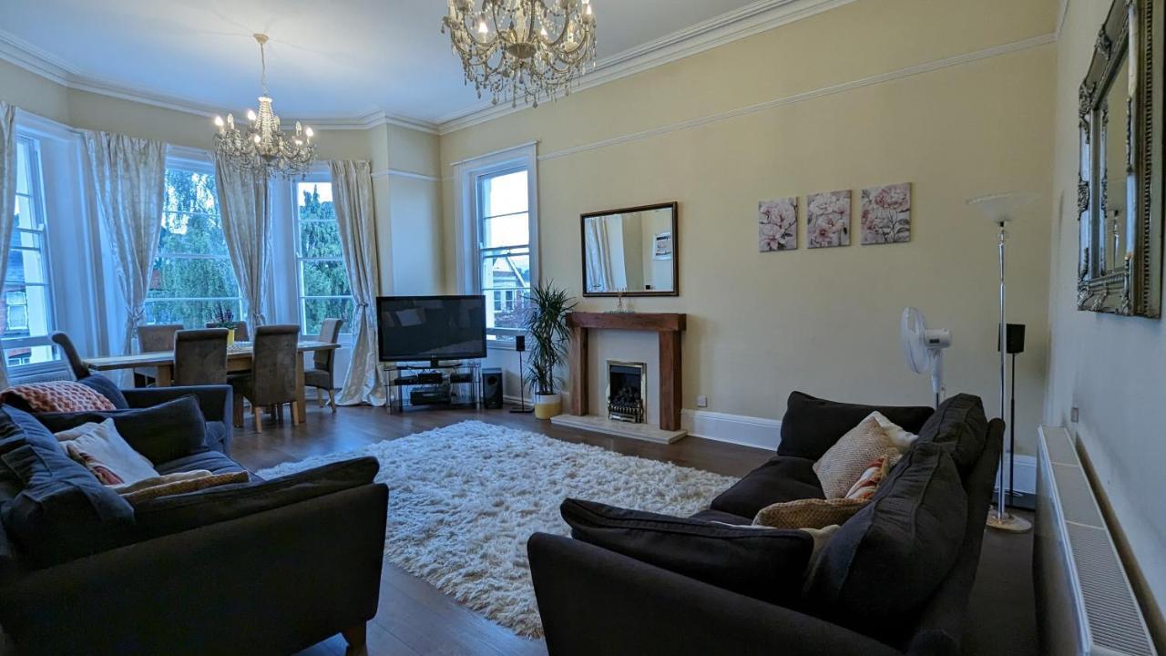 Cotswold Vip Regency Lodge Cheltenham Dış mekan fotoğraf