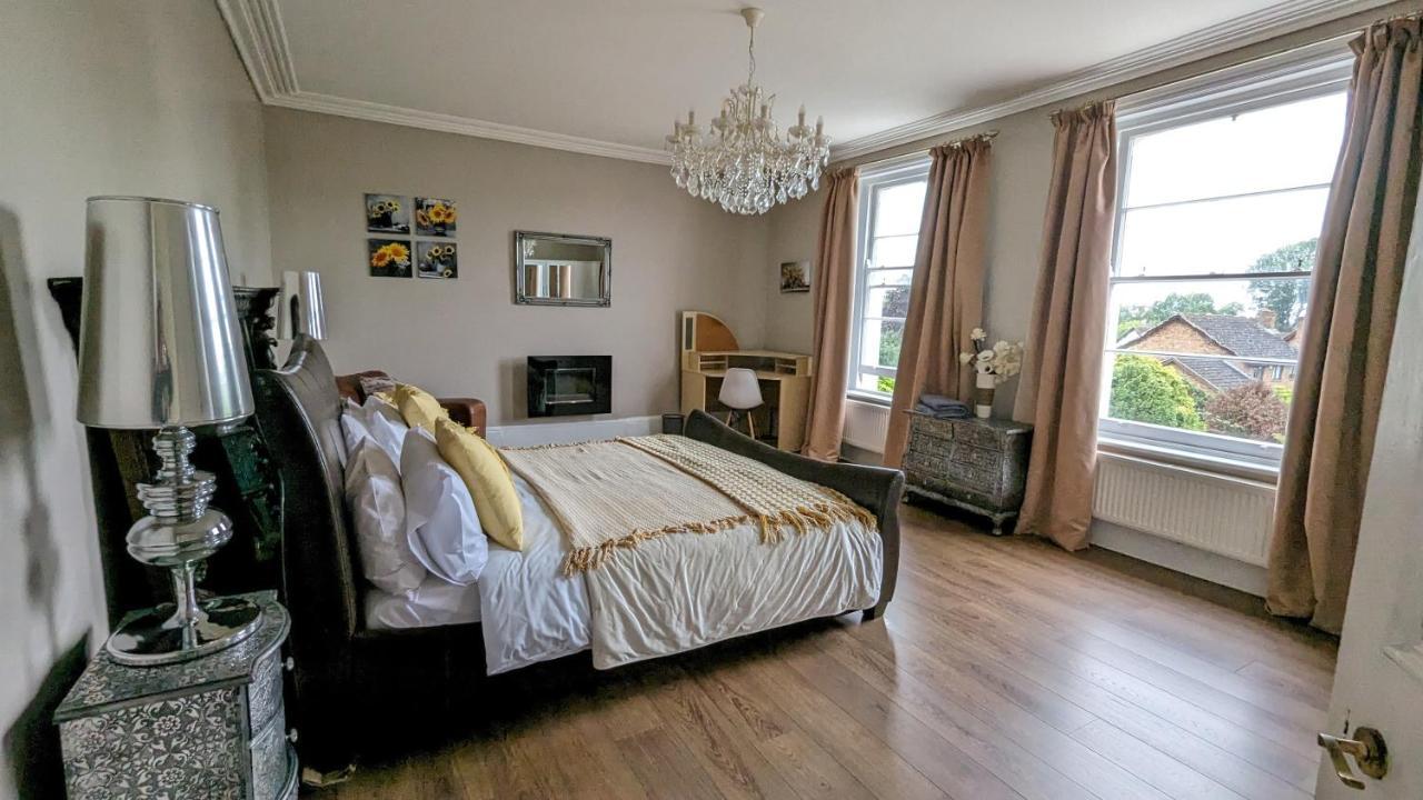Cotswold Vip Regency Lodge Cheltenham Dış mekan fotoğraf